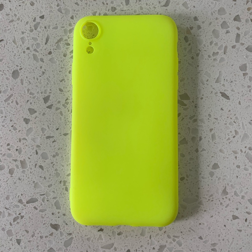 NEON GREEN IPHONE XR SILICONE CASE!!